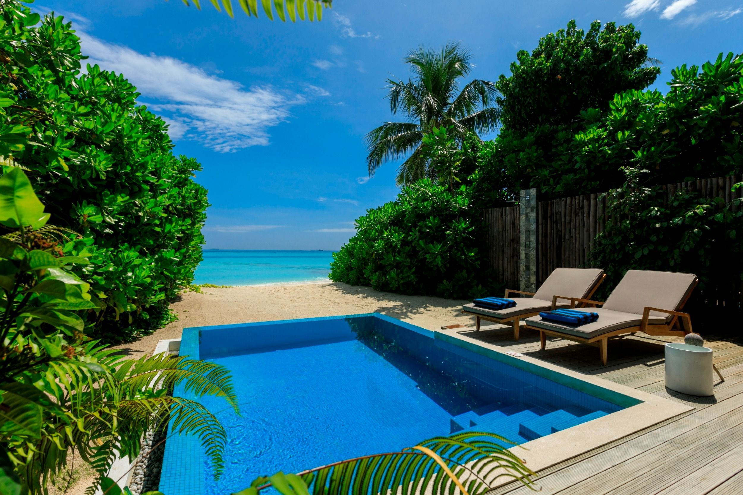 Niva Velassaru Maldives Resort 
