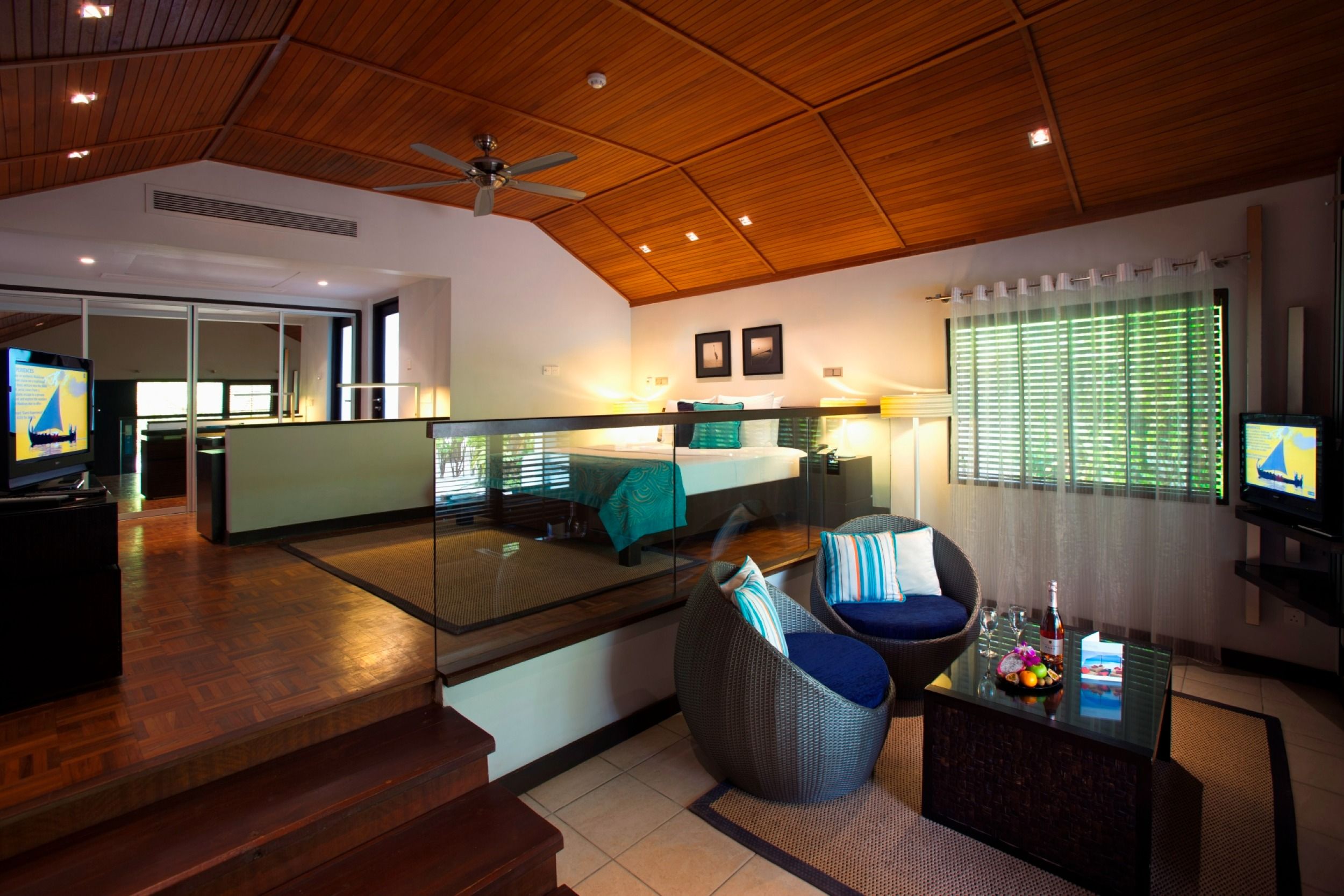 Niva Velassaru Maldives Resort 
