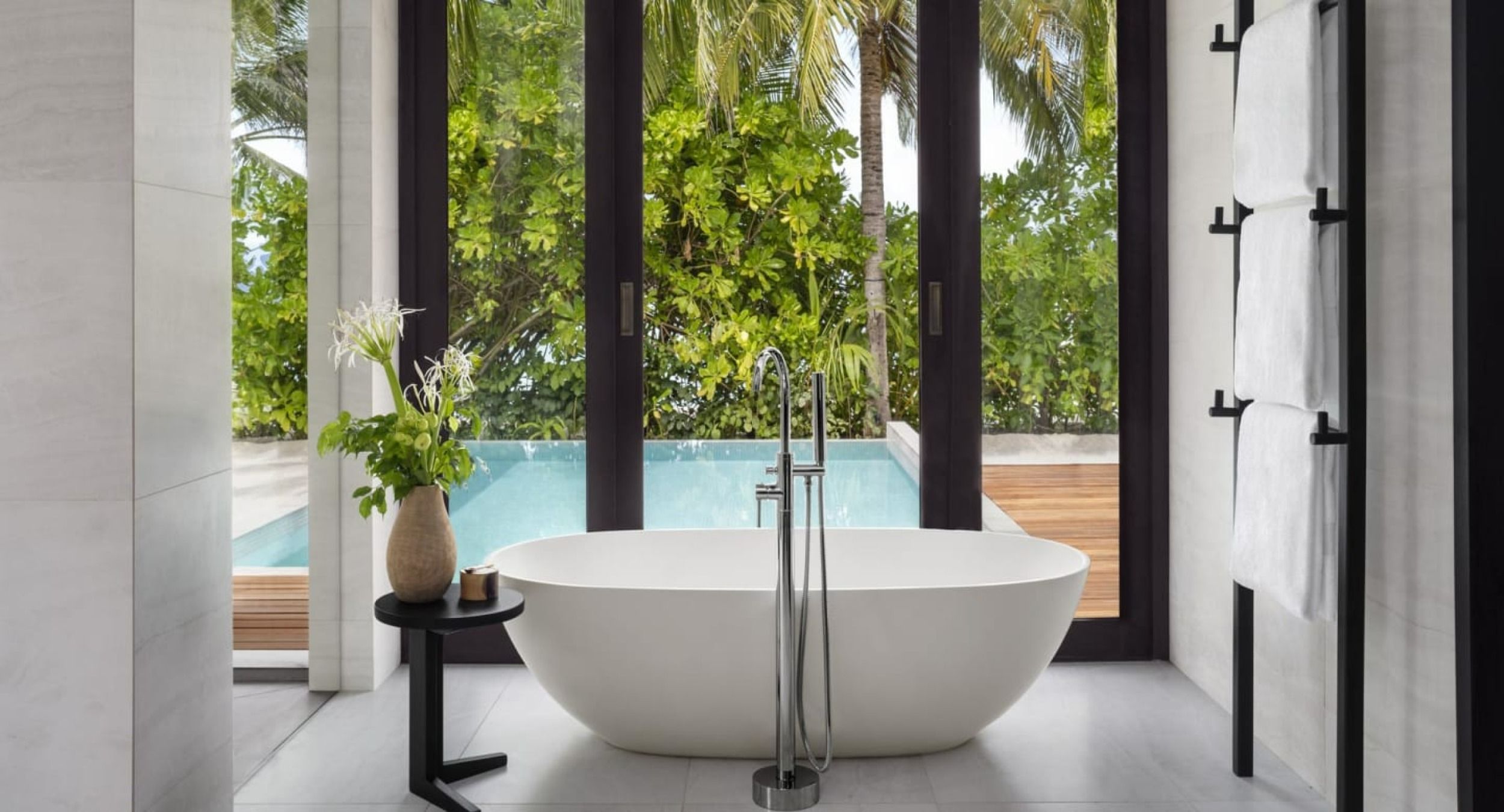  beach pool villa bathroom