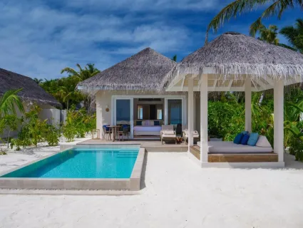 Deluxe Beach Villa with Pool