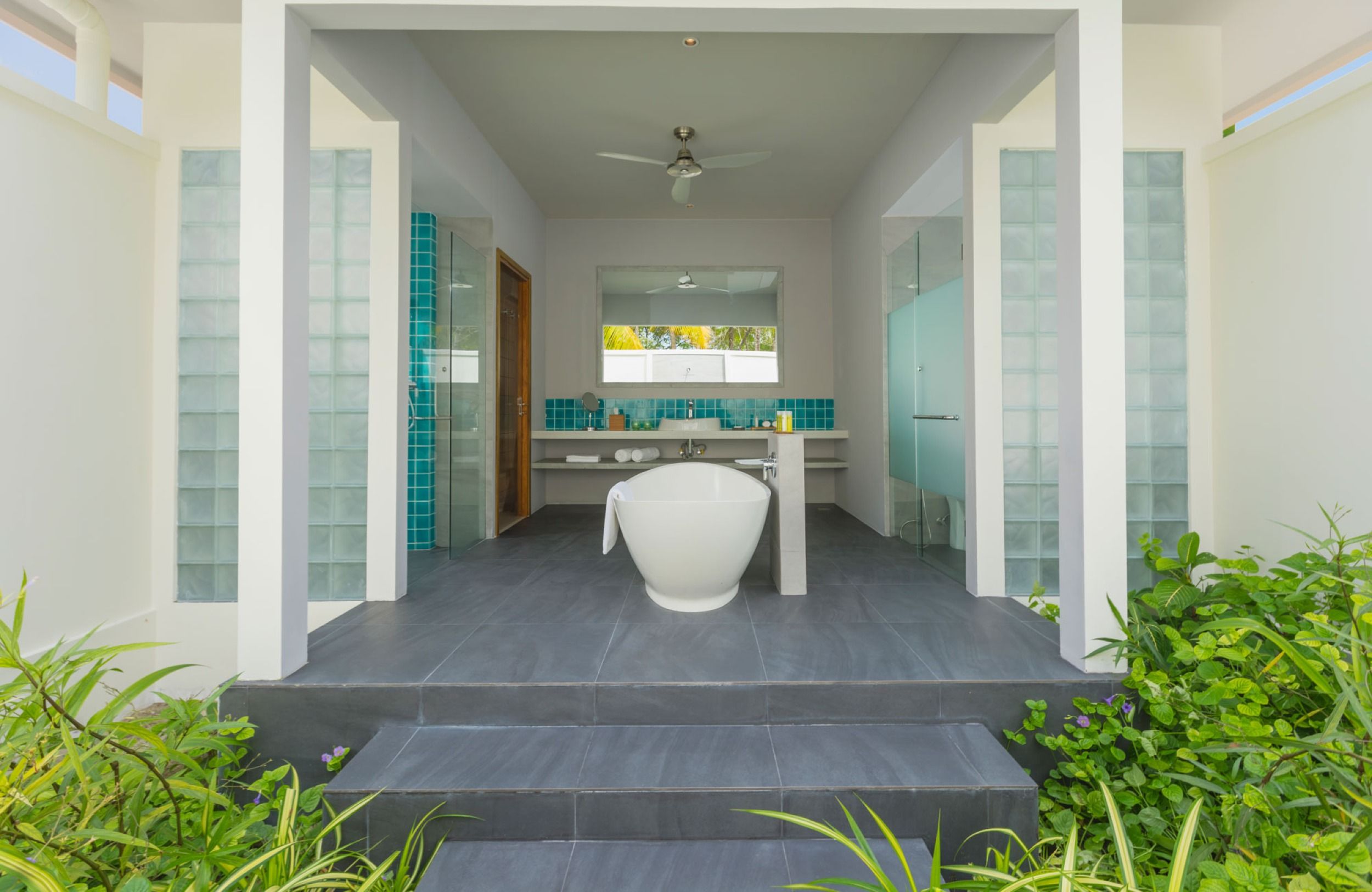 Beach Villa Bathroom 