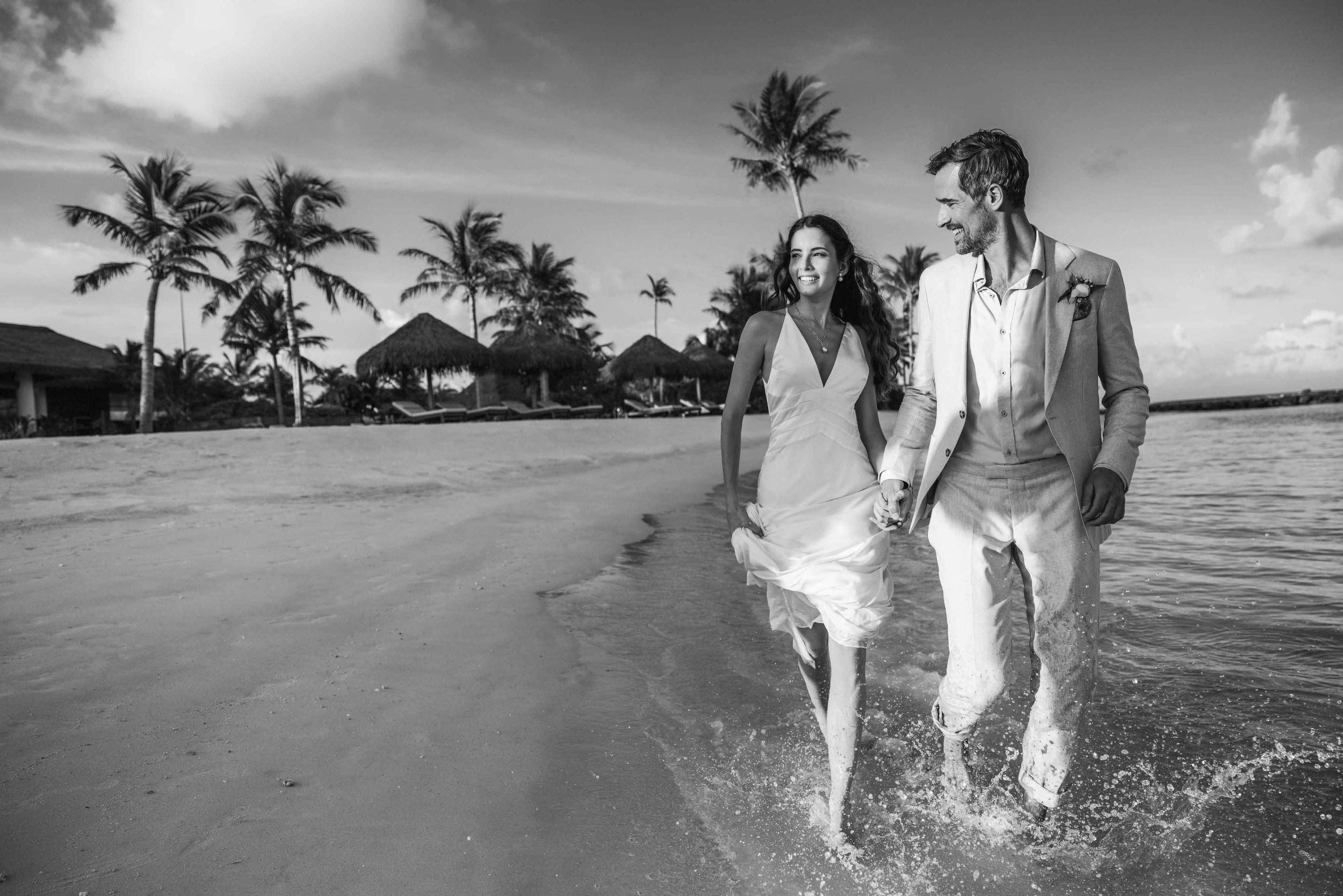 Ithaafushi_The_Private_Island_Wedding_Beach_Walk.jpg
