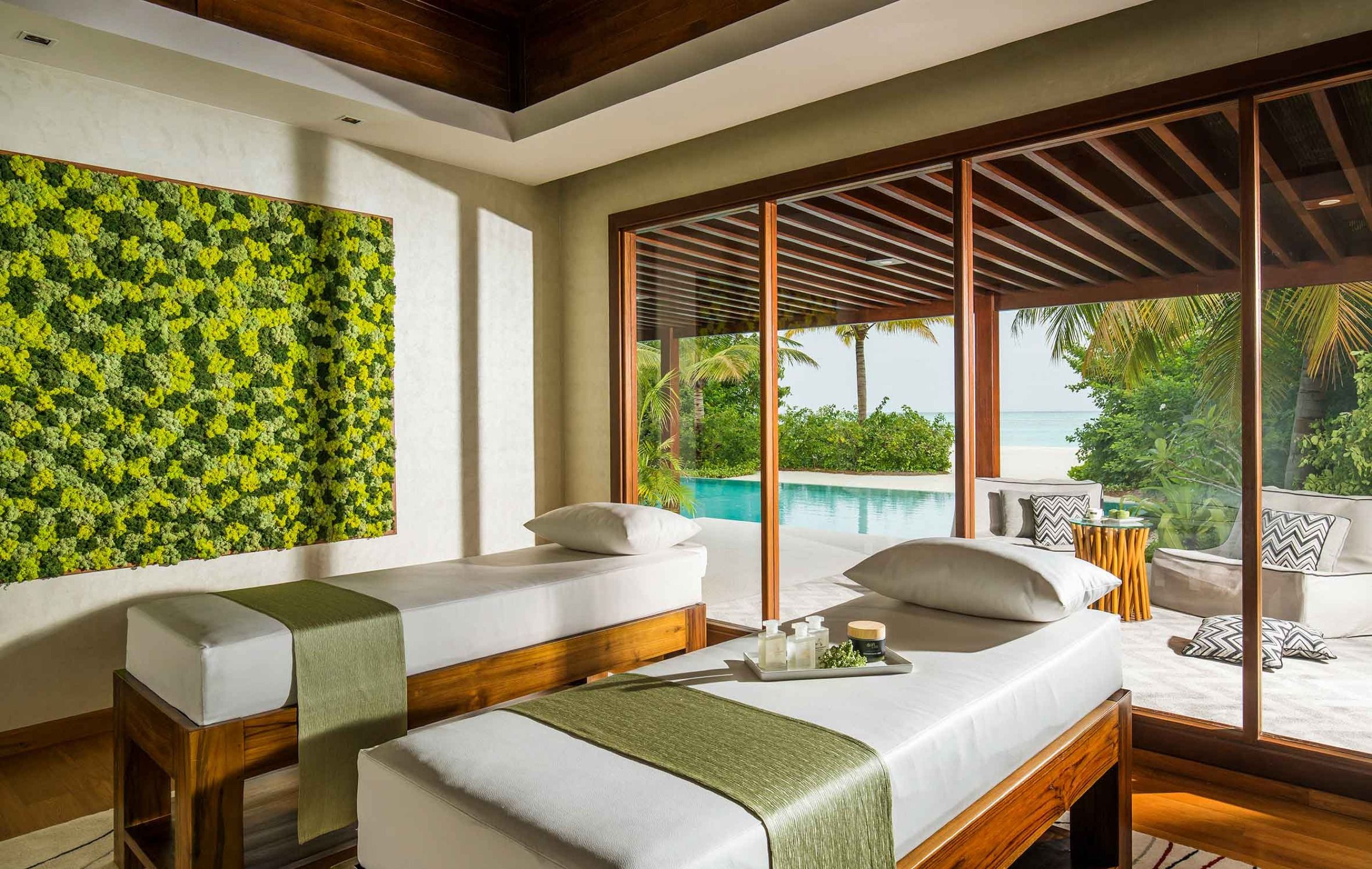 3-Bedroom Beach-Pavilion 3Spa  Room