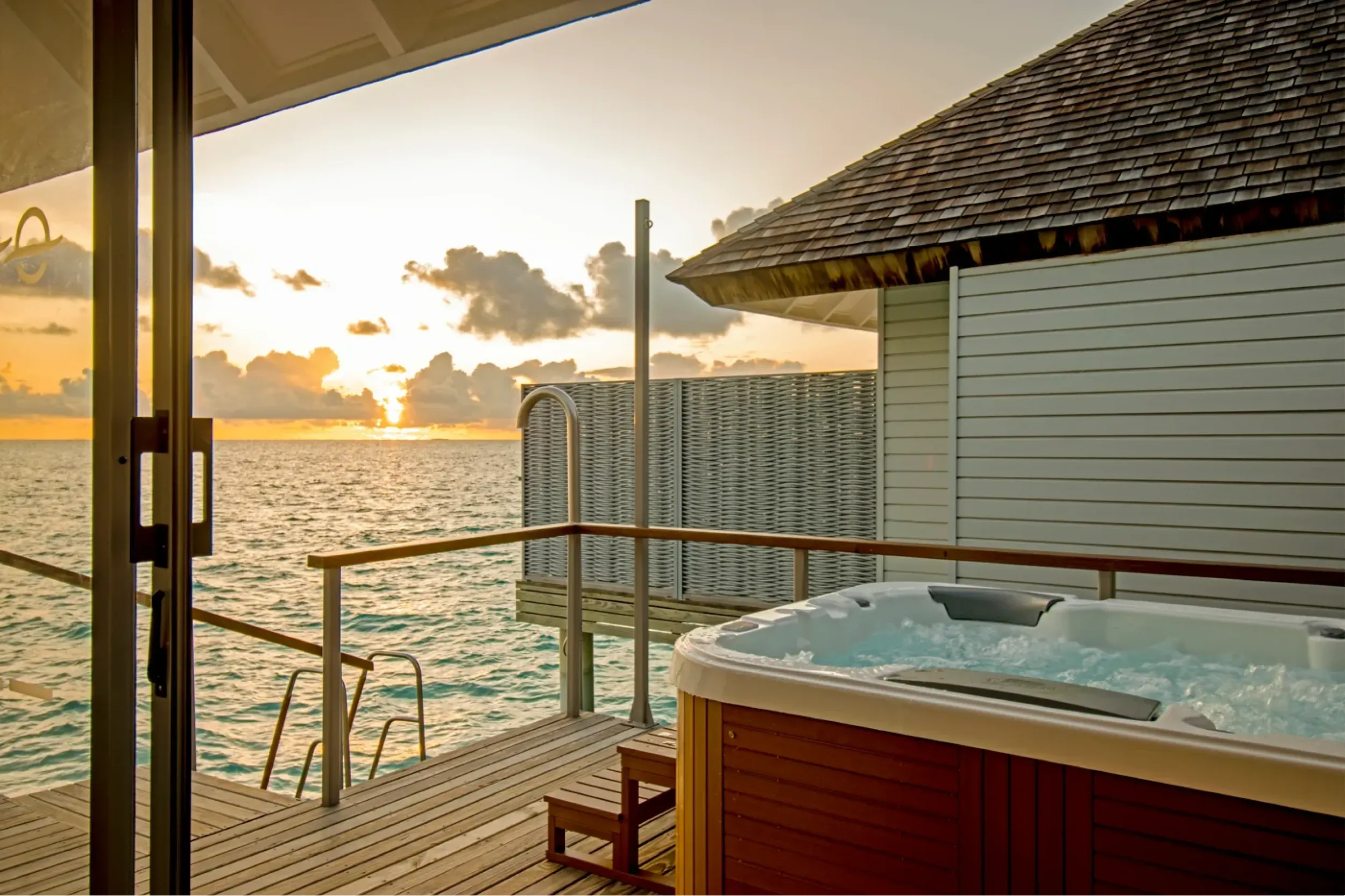 Outrigger Maldives Maafushivaru