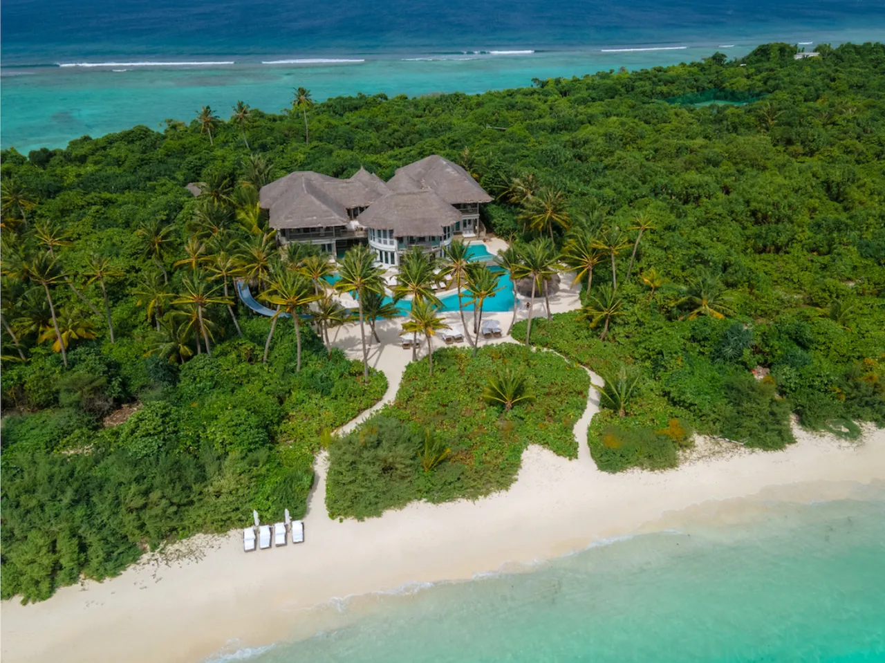 4 Bedroom Island Reserve with Beachfront View 