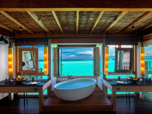 Sunset Crusoe Residence - Gili LankanFushi Maldives