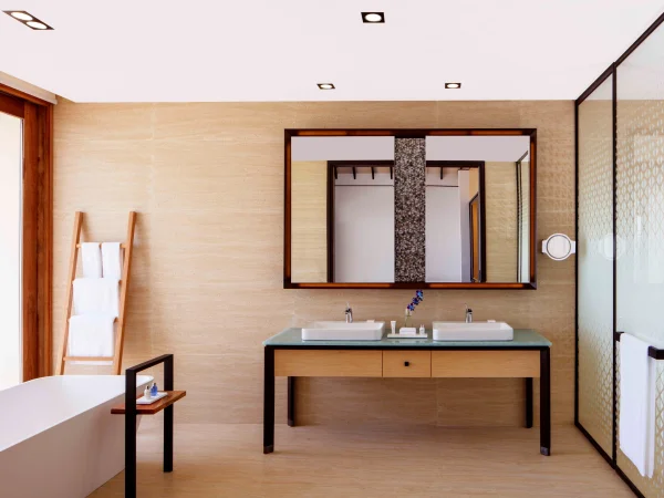 Overwater Villa - Bathroom Radisson Blu Resort Maldives