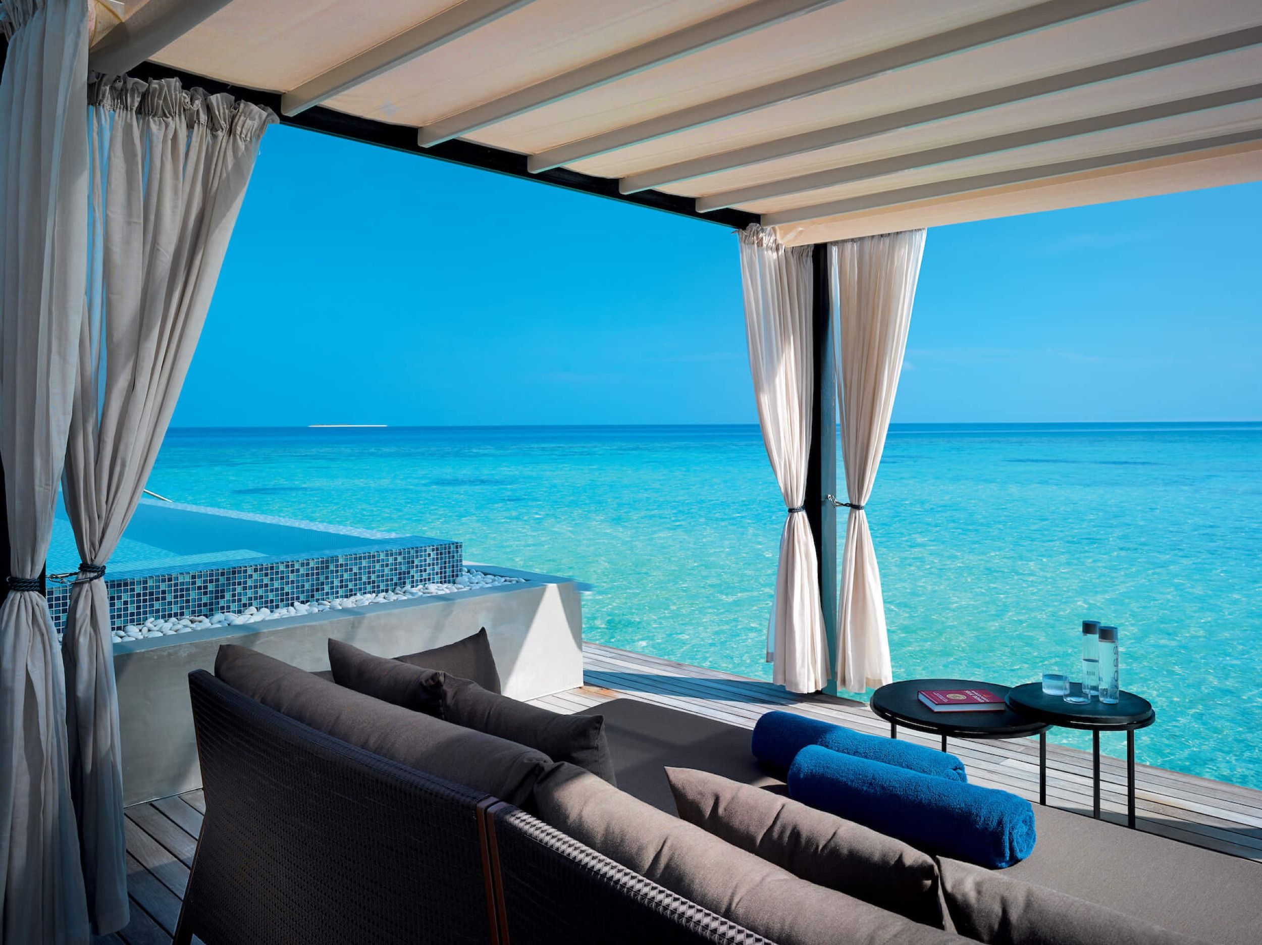 Sunrise Water Pool Villa Outdoor Gazebo