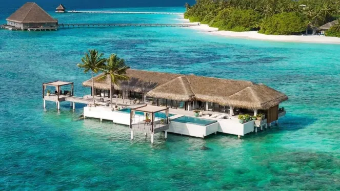 Velaa's Private Island: The Most Romantic Pool You'll Ever See