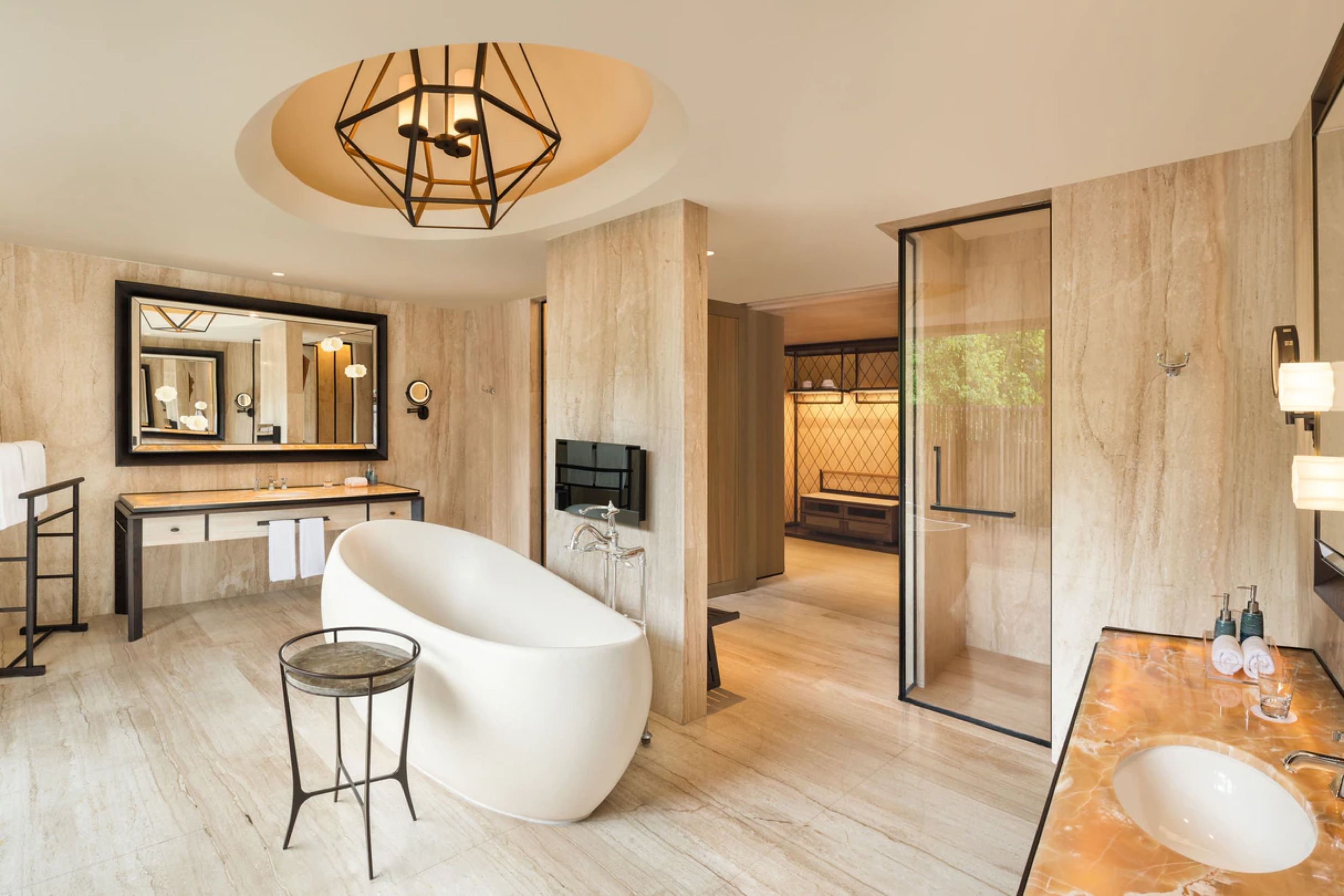 Caroline Astor Estate Bathroom Separate Shower & Tub