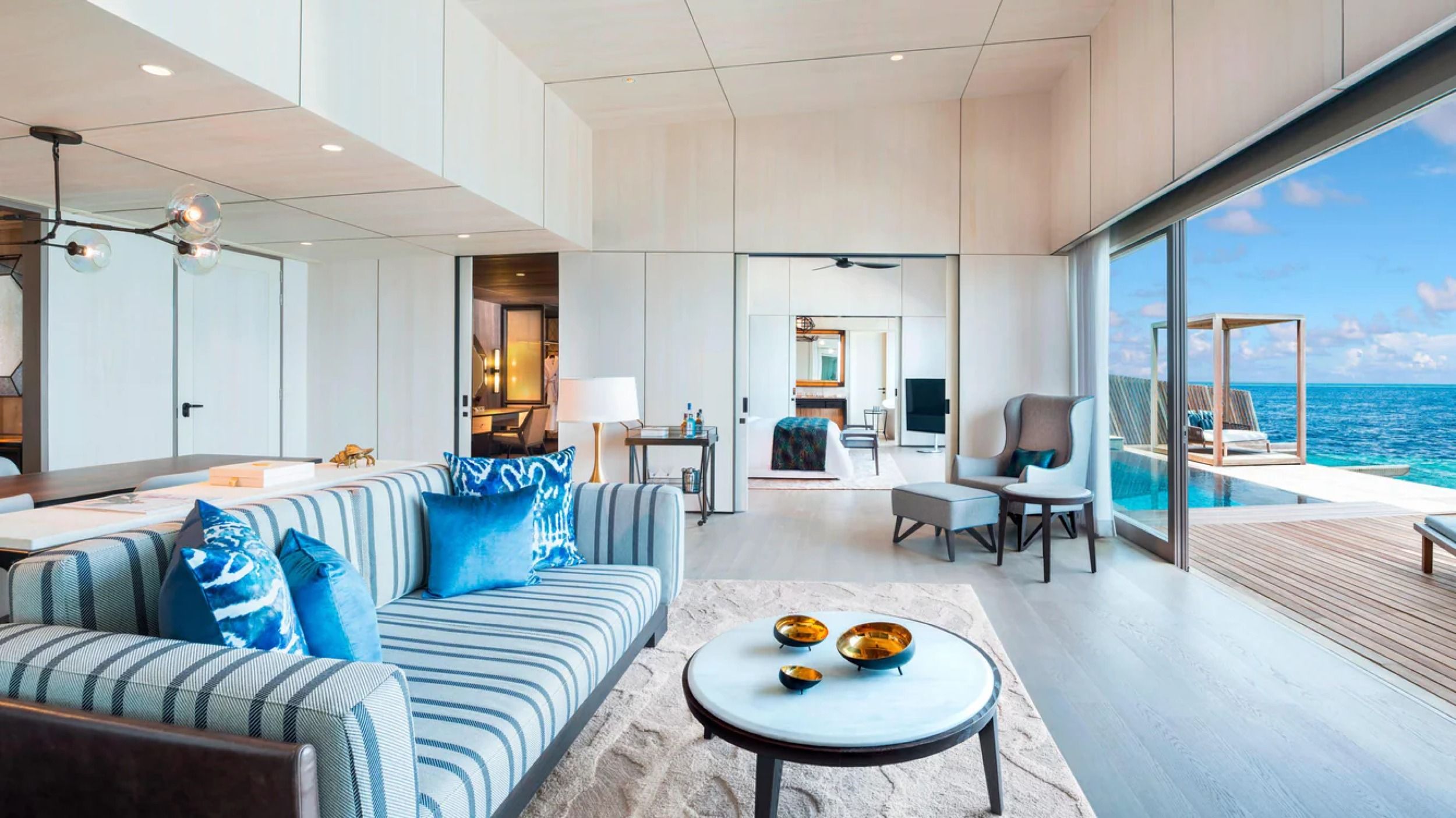 Panoramic Overwater St. Regis Suite with Pool - living room - The St Regis Maldives Vommuli Resort