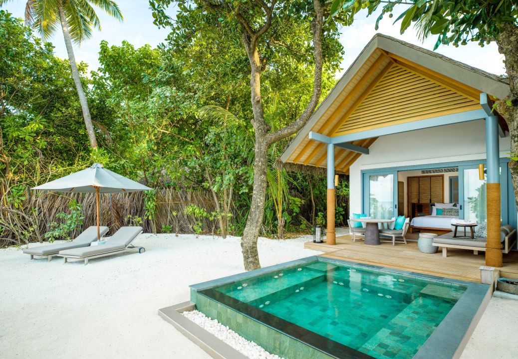 Adjoining Villa - Four Bedroom Beach Pool Residence
