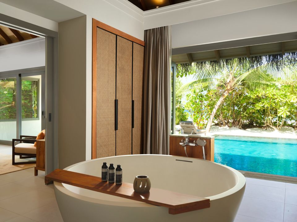 One Bedroom Deluxe Beach Residence Bathroom