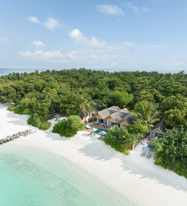 Four Bedroom Beach Pool Residence