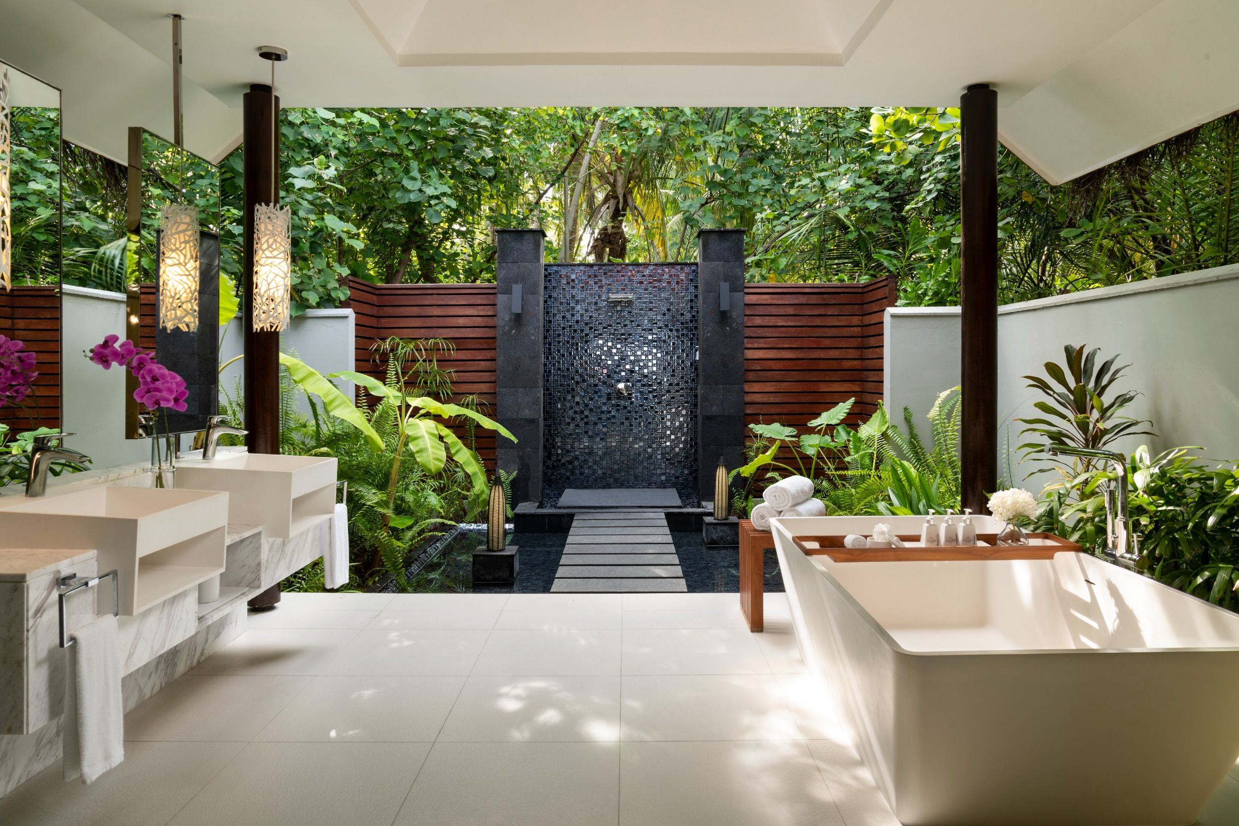 Deluxe Beach Pool Villa Bathroom 