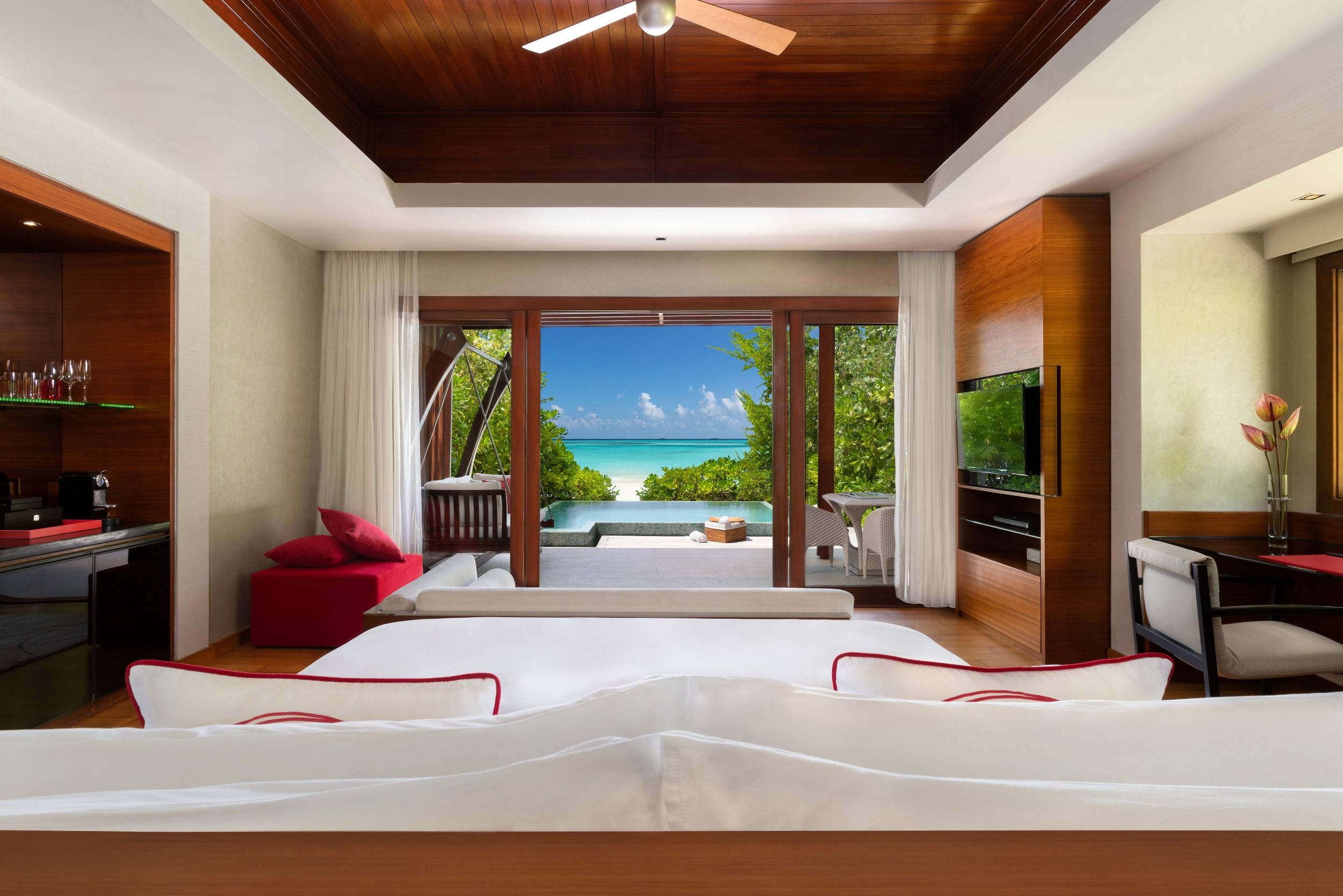 Deluxe Beach Pool Villa Bedroom 