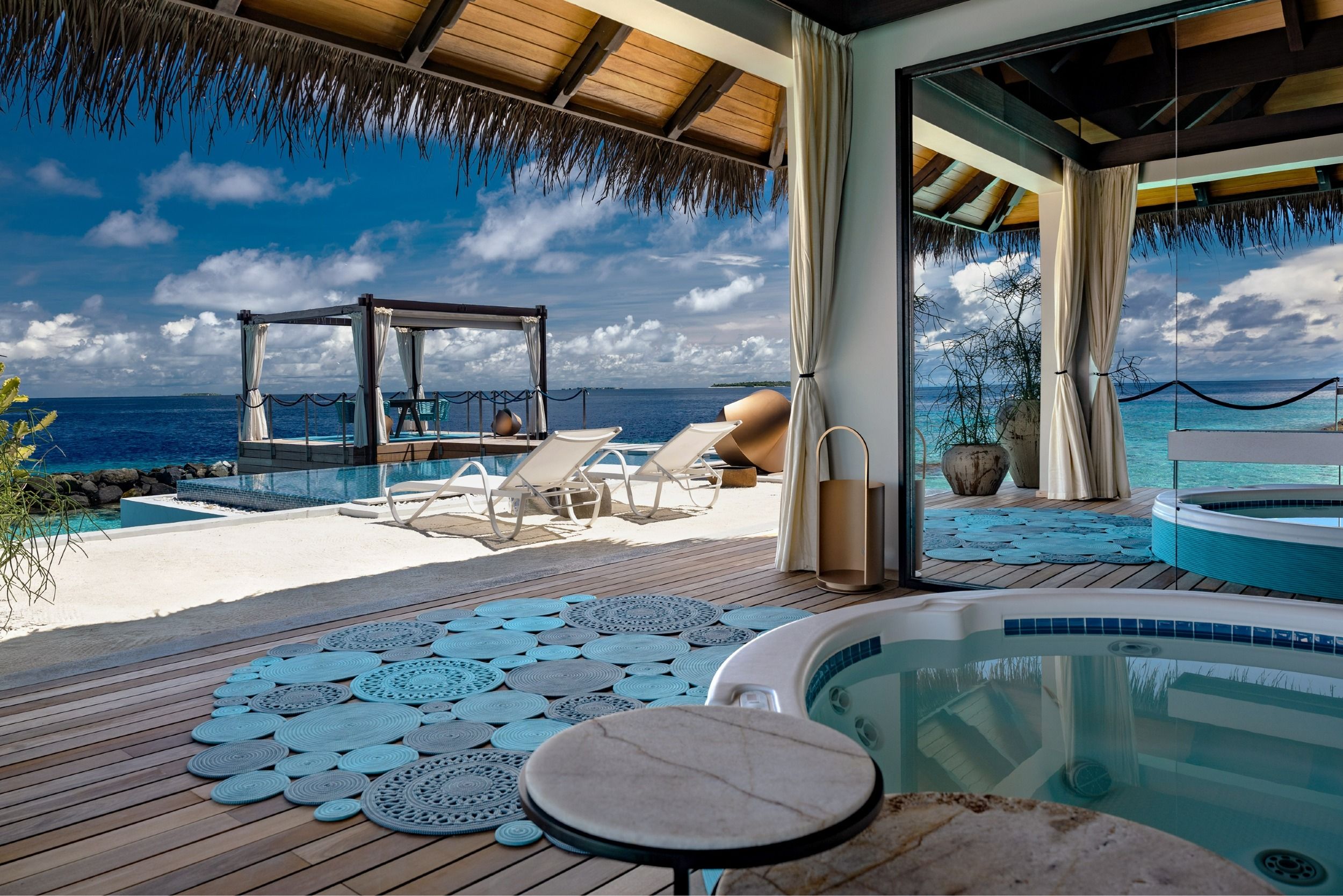 Romantic Pool Residence  jacuzzi cabana 