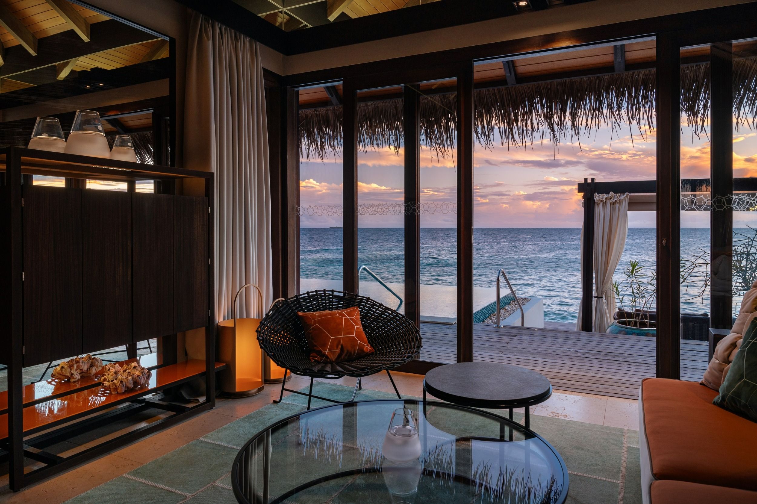 Sunrise Water Pool Villa  Living Room 