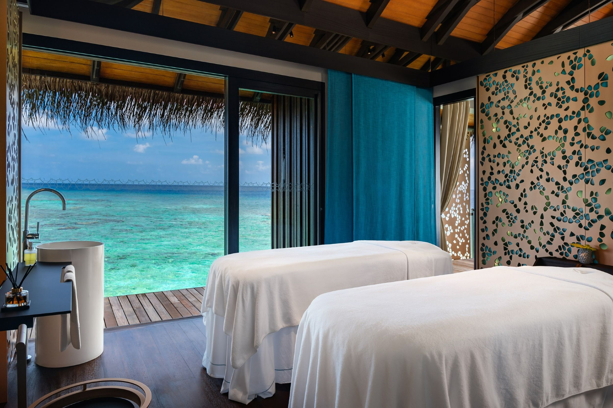 Romantic Pool Residence 1 Bedroom  spa room
