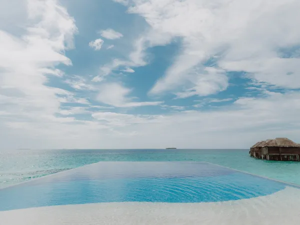 Infinity Pool & Bar - JA Manafaru Maldives