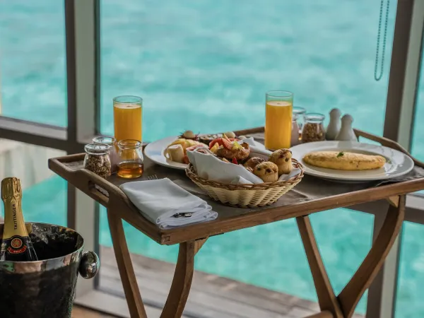 JA Manafaru in room dining