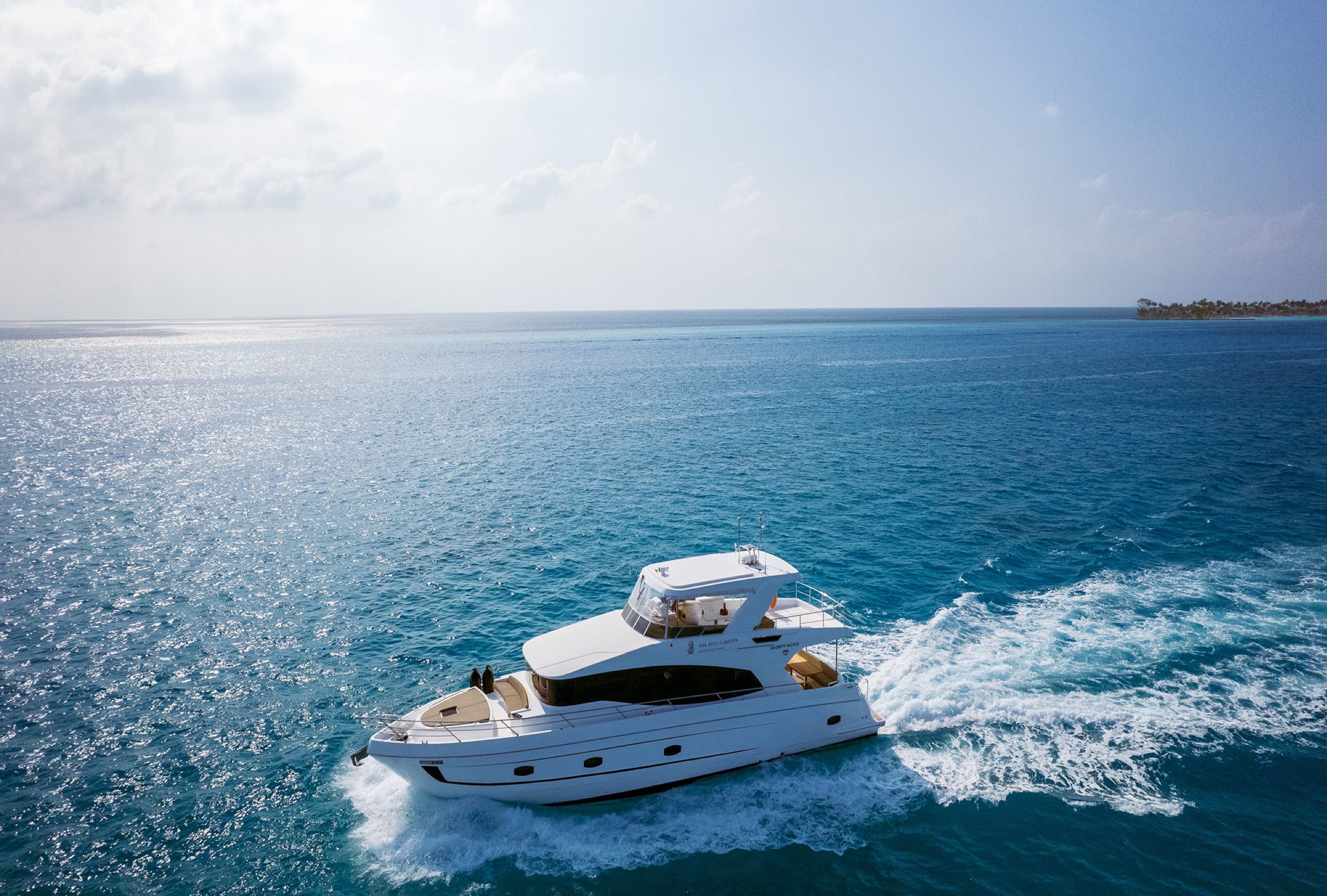 Island Yacht
