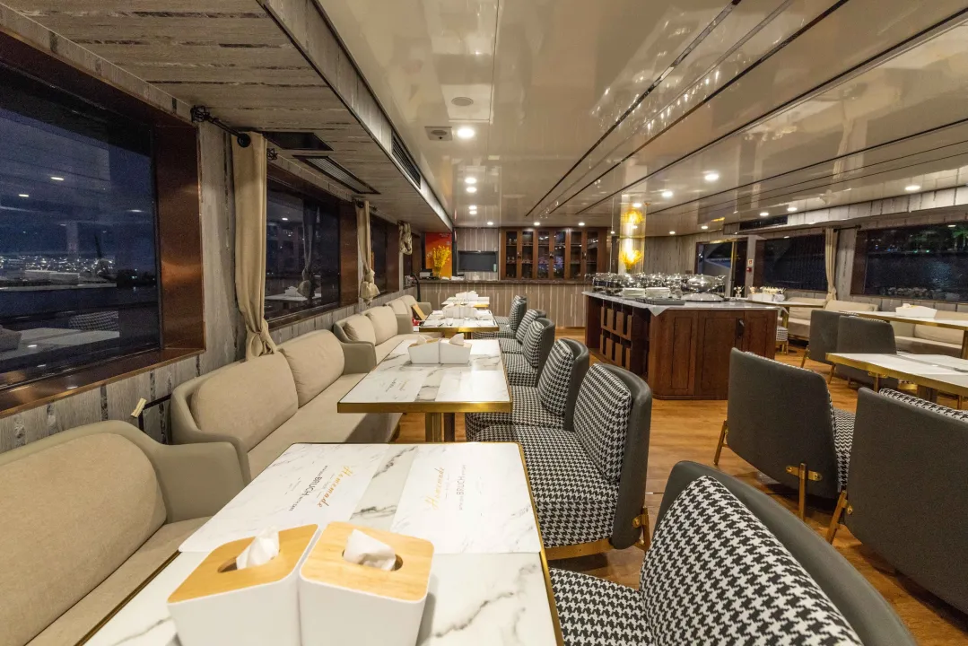 Infinity X Liveaboard, Dining Area