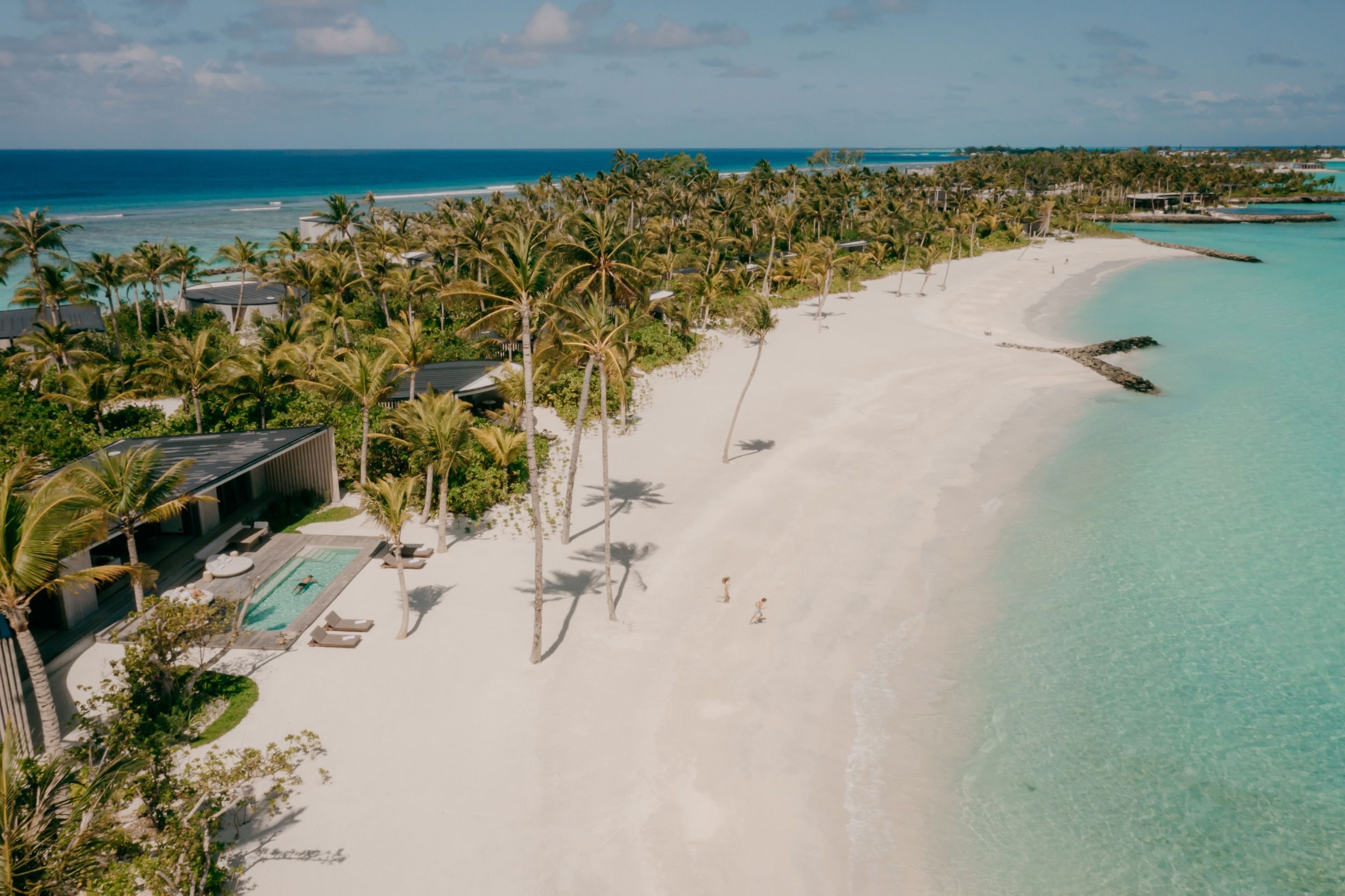 The Ritz Carlton Maldives, Fari Island Areal View 