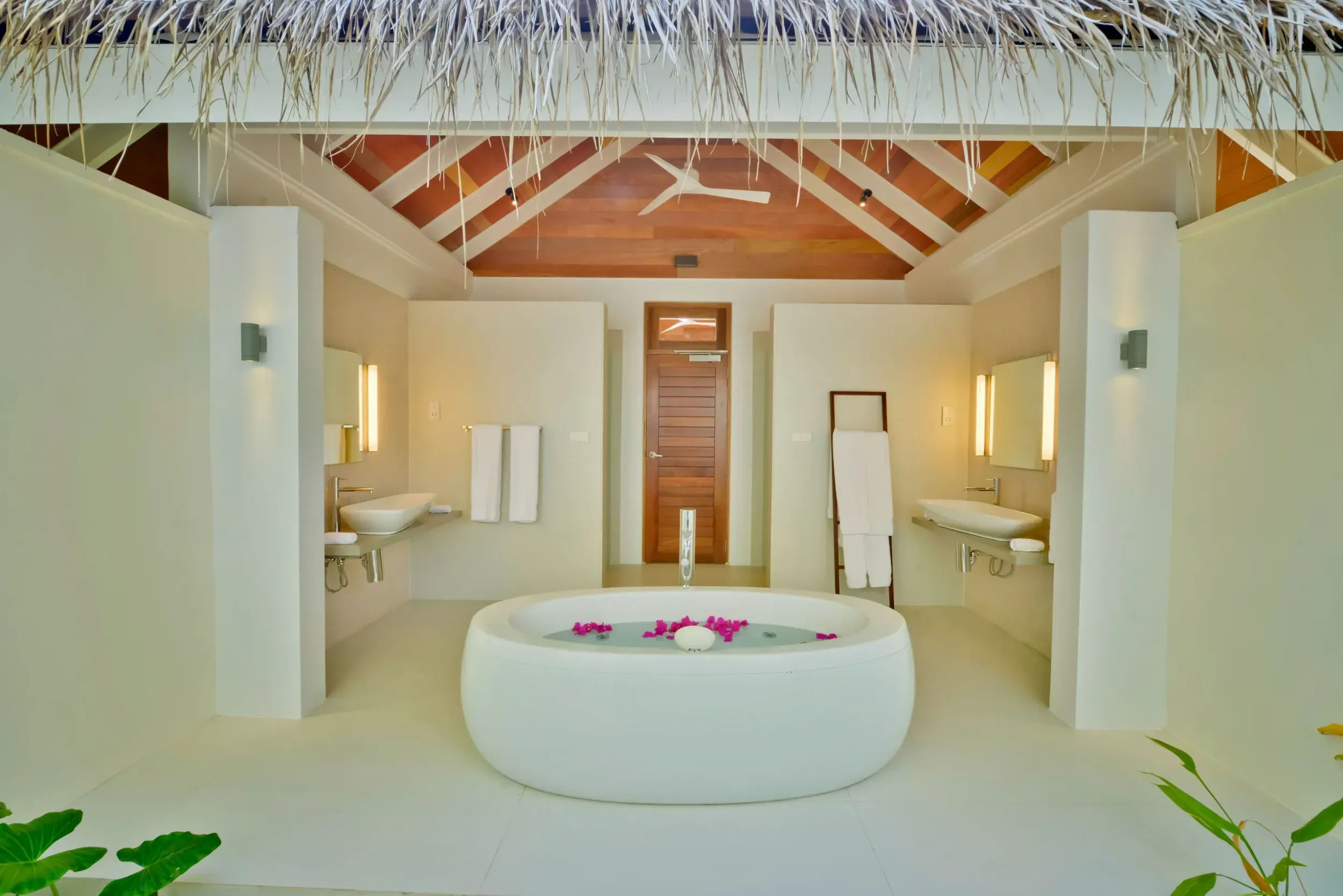 Beach Villa - Bathroom- Kandolhu Maldives 