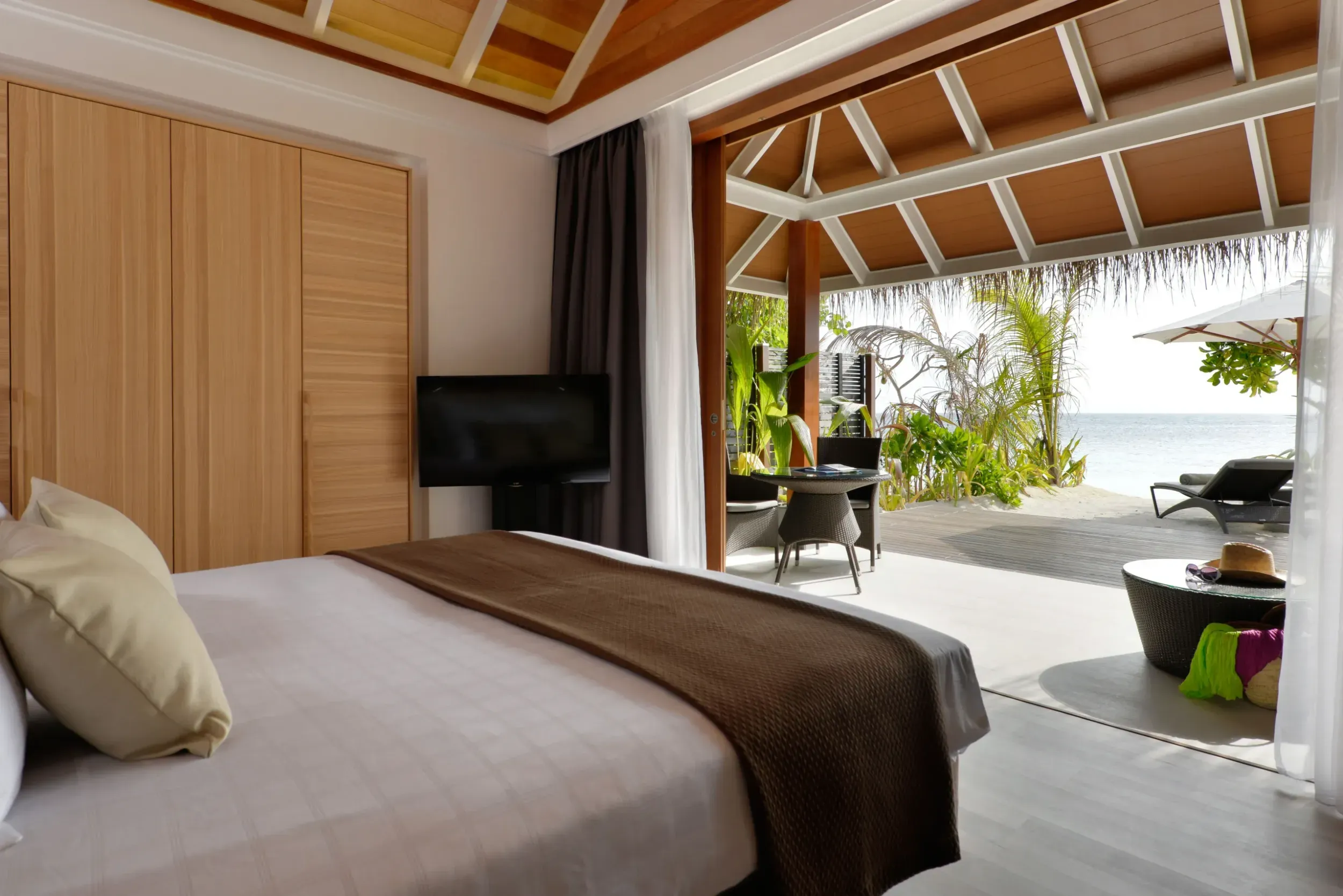 Beach Villa - Bedroom - Kandolhu Maldives 