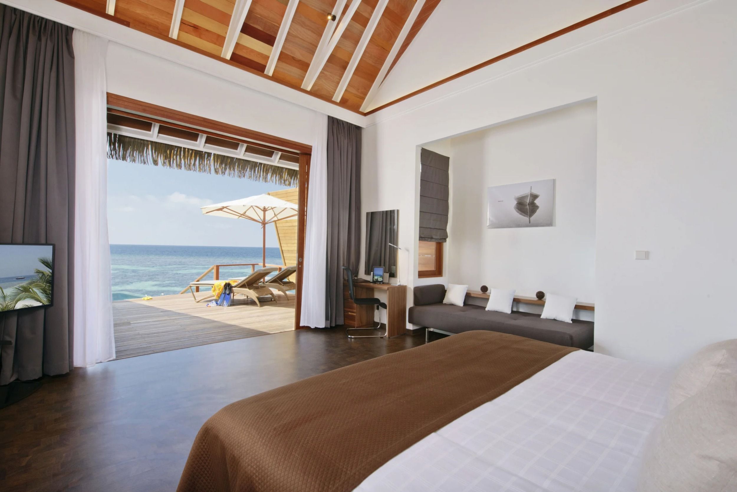 Ocean Pool Villa - Bedroom - Kandolhu Maldives