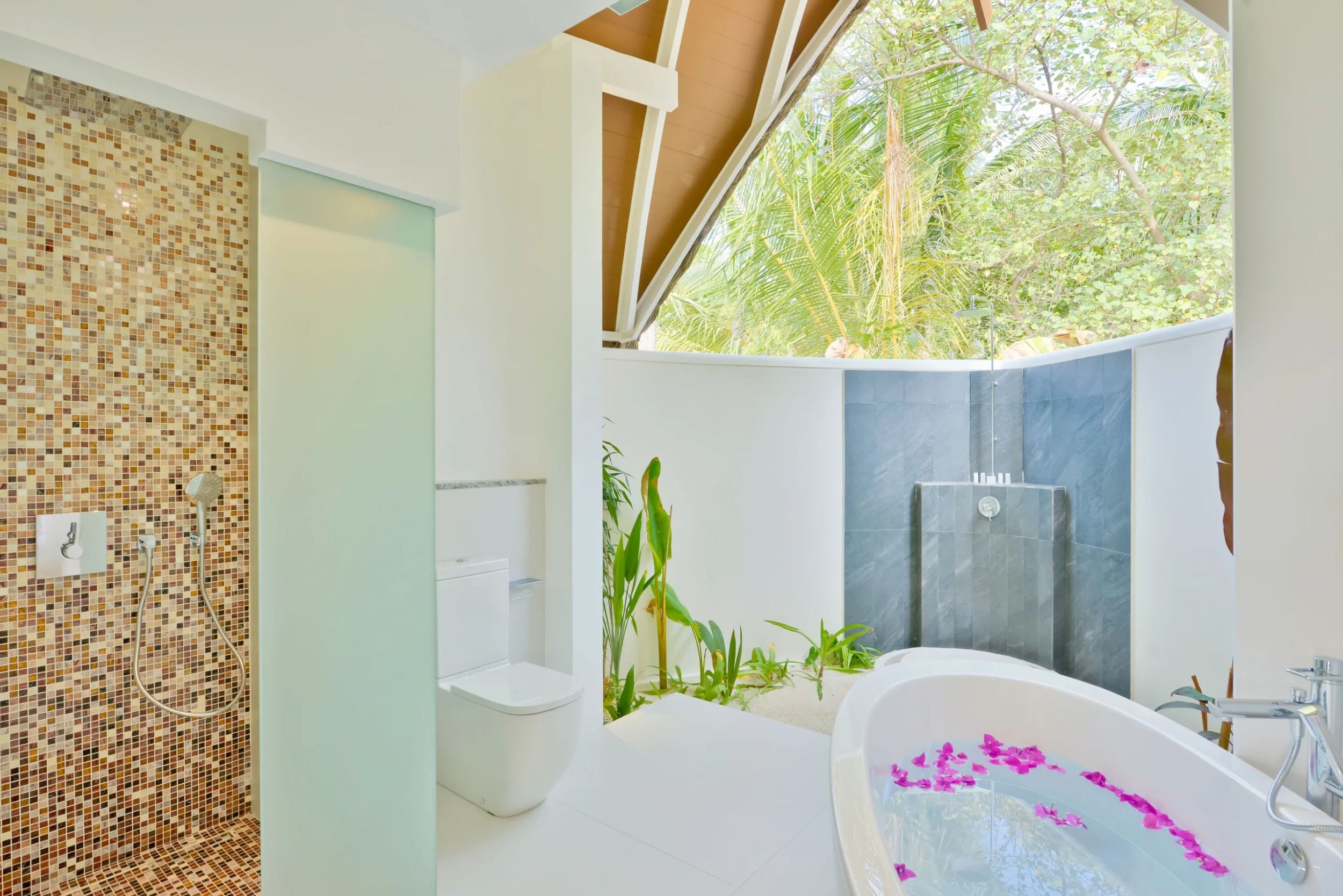 Duplex Pool Villa - bathroom - Kandolhu Maldives
