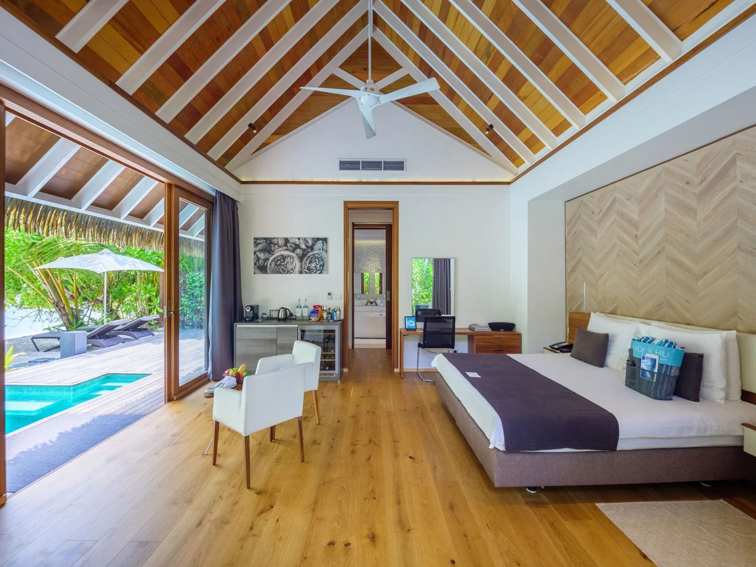 Pool Villa - Interior - Kandolhu Maldives