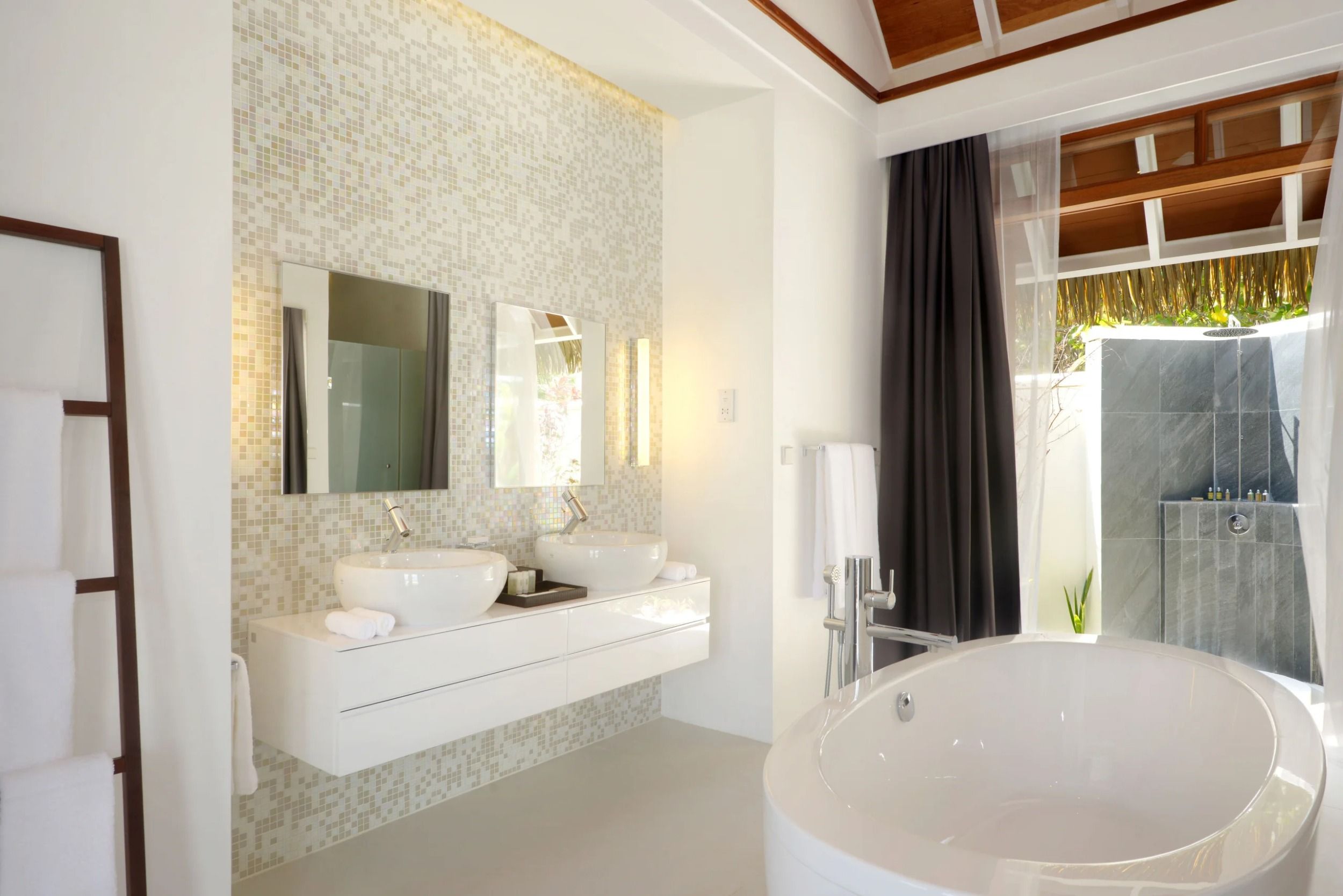 Pool Villa - Bathroom - Kandolhu Maldives