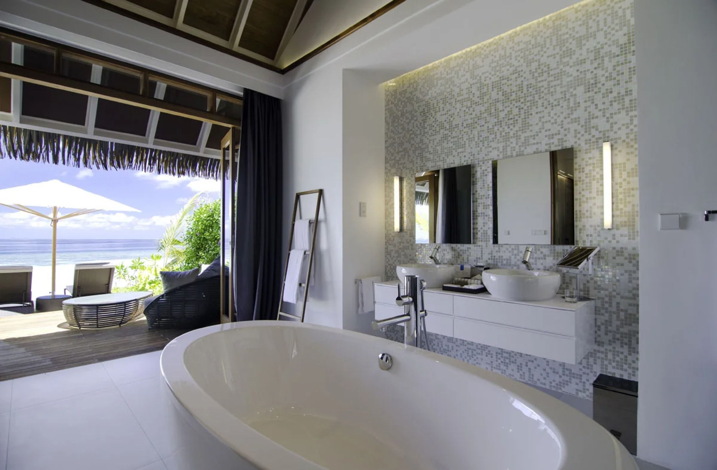 Pool Villa - Bathroom - Kandolhu Maldives