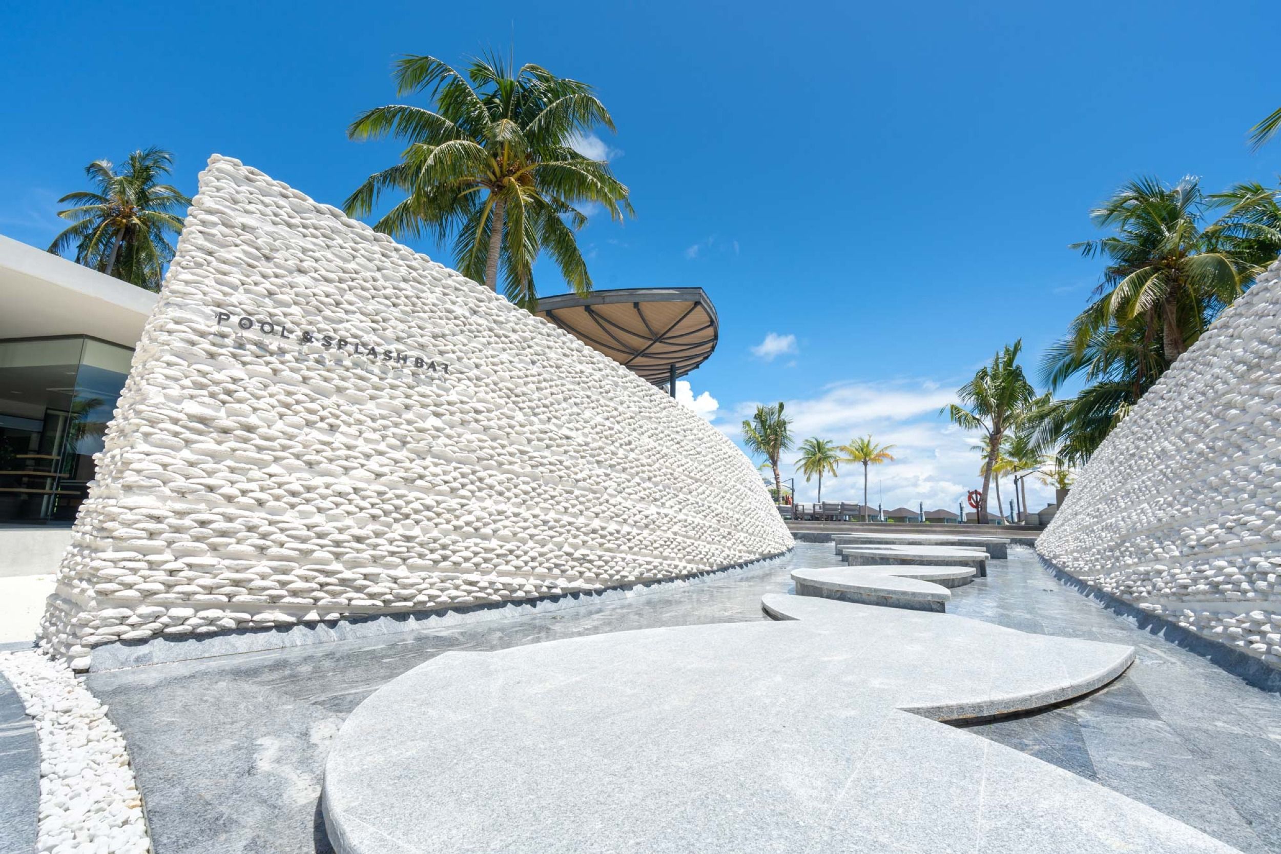 Madifushi Private Island Maldives - Pool