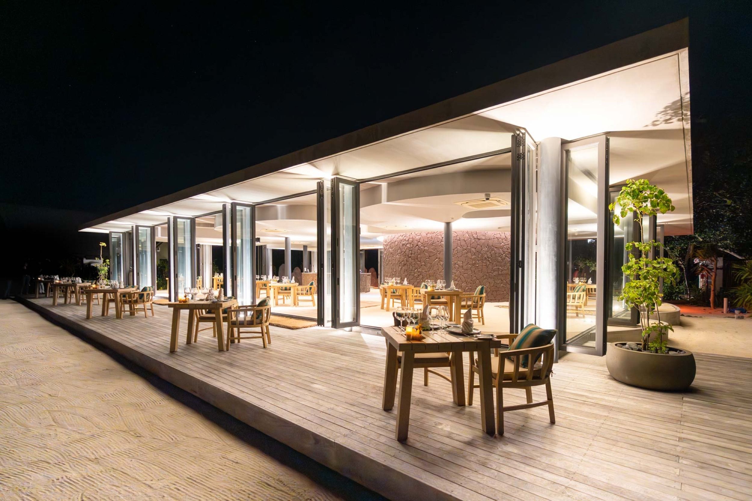 Madifushi Private Island Maldives - Restaurant