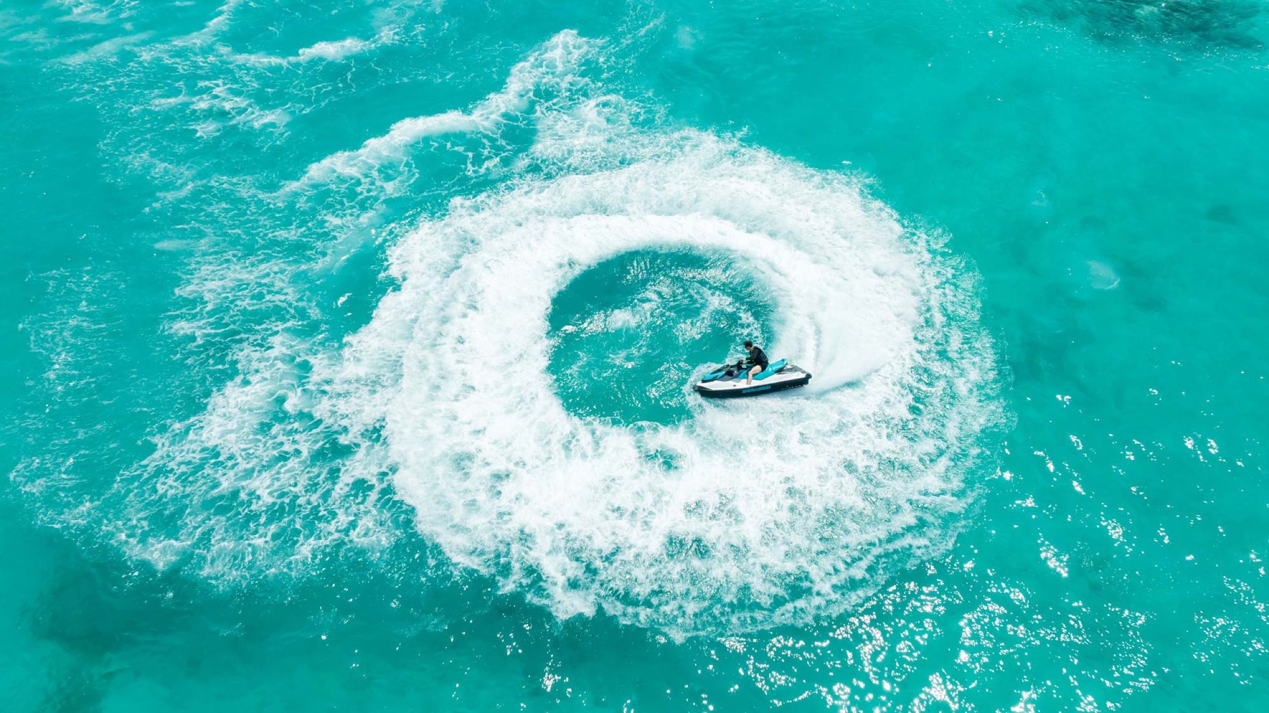 Madifushi Private Island Maldives - jetskii