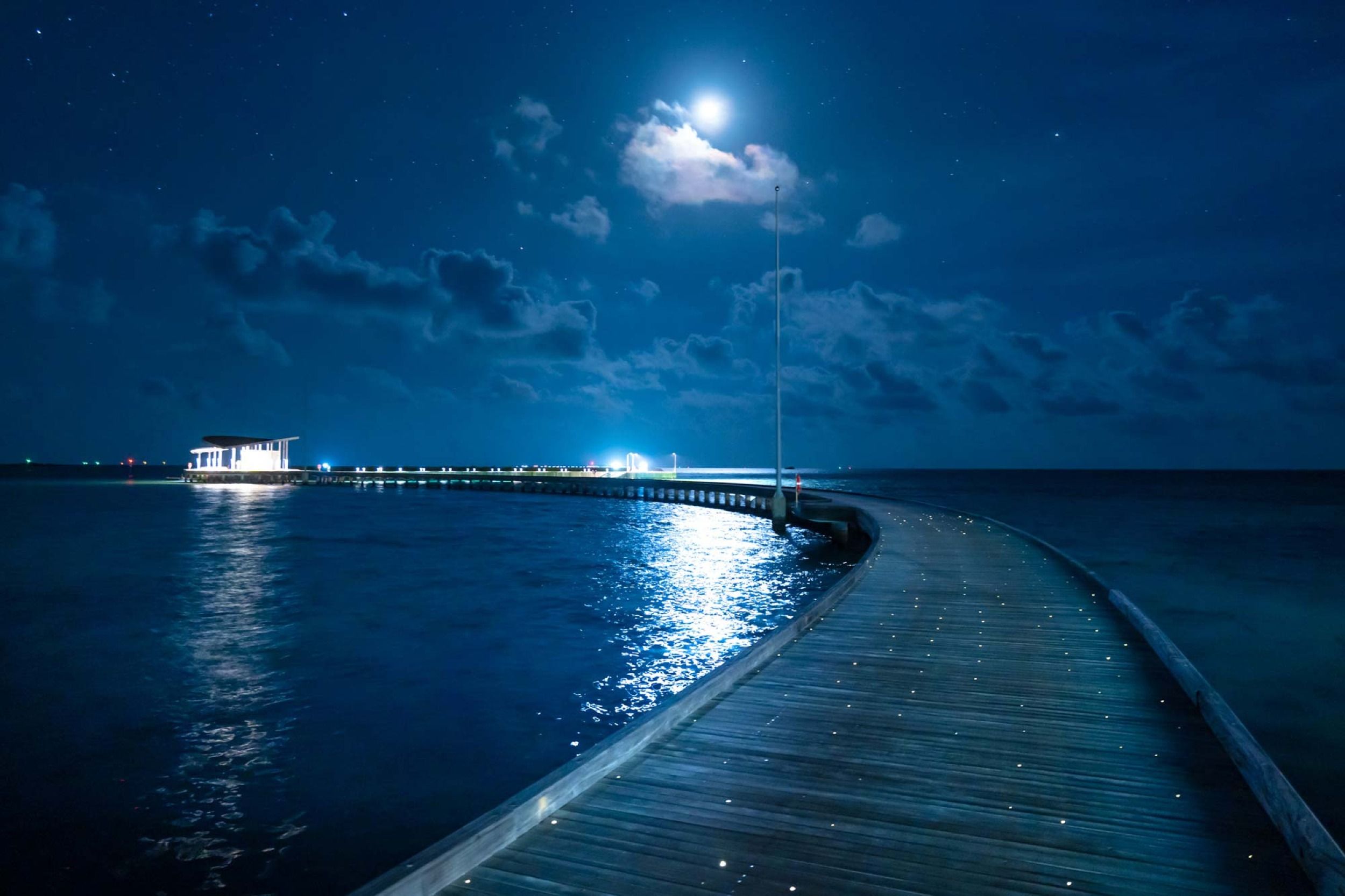 Madifushi Private Island Maldives - Night jetty view