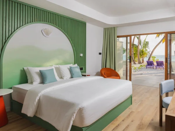 Sunset Deluxe Beach Villa - Bedroom - Villa Park Maldives