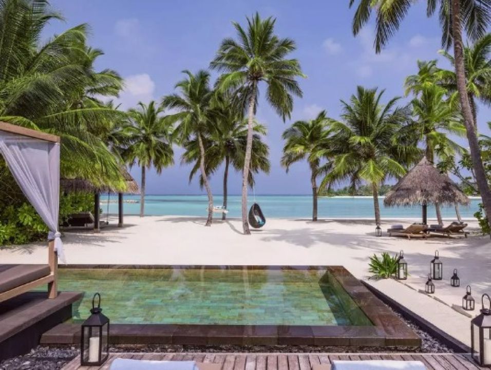 One&Only Reethi Rah Grand Beach Villa with Pool