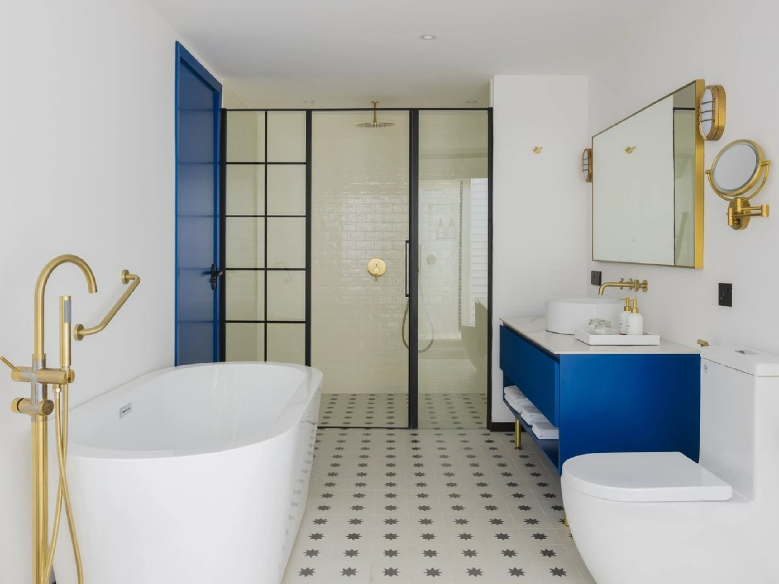 Sunset Deluxe Beach Pool Villa Bathroom