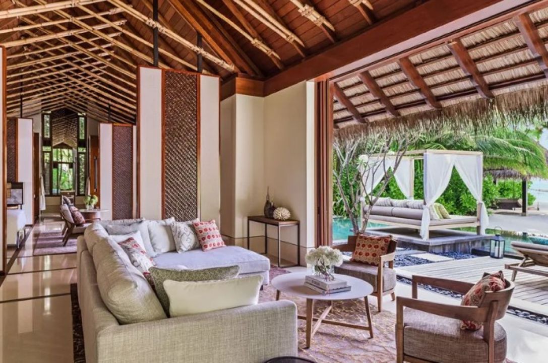 One&Only Reethi Rah Grand Beach Villa with Pool