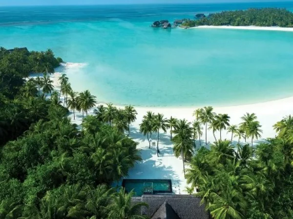 One&Only Reethi Rah Grand Beach Villa with Pool