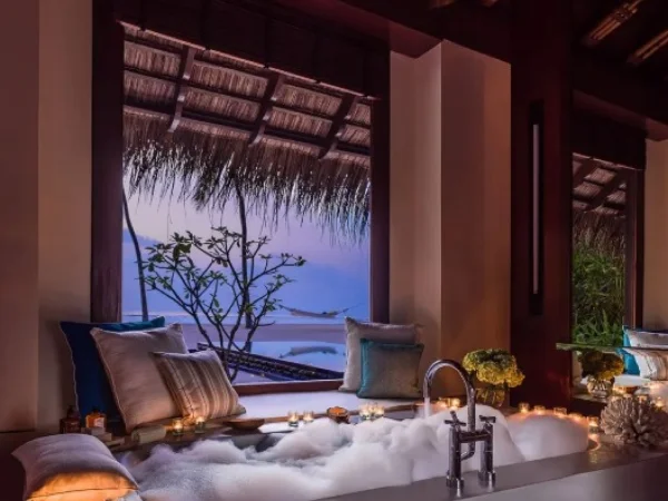 One&Only Reethi Rah Beach Villa with Pool Bath