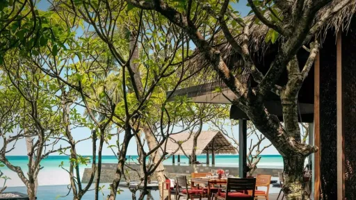 One&Only Reethi Rah Rah Bar