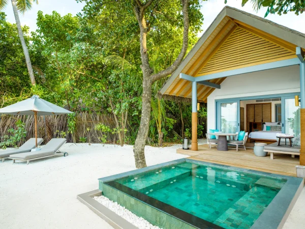 Four Bedroom Beach Pool Residence - Vakkaru Maldives
