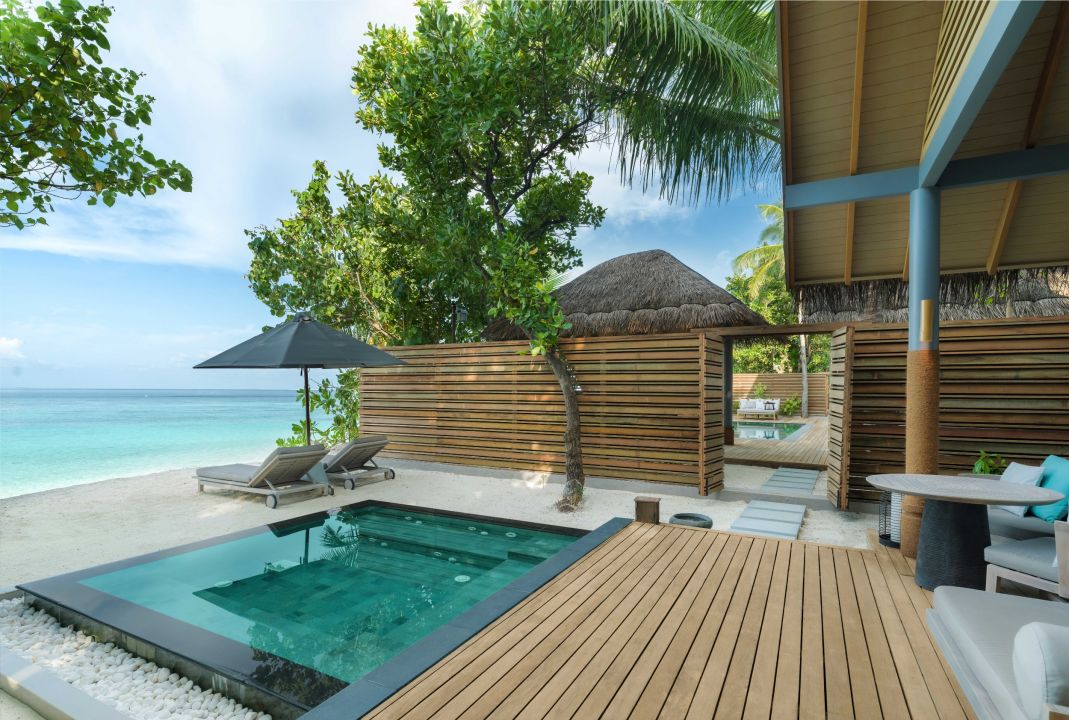 Adjoining Villa at Four Bedroom Beach Pool Residence