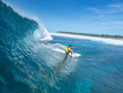 Ayada Maldives - Surfing at Blue Bowls