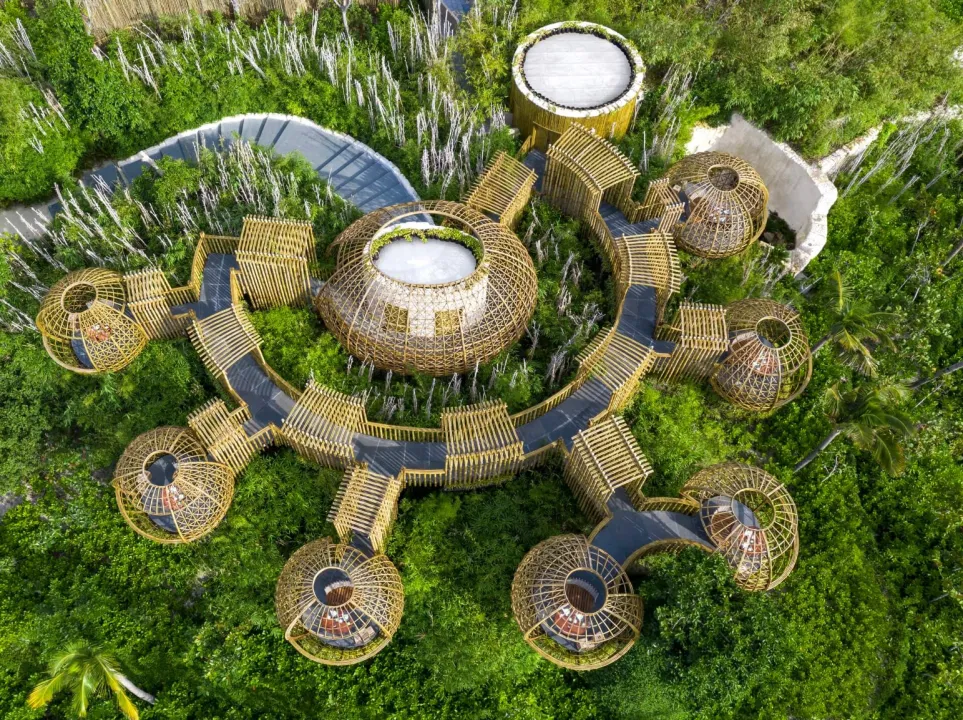  
Tree Top Dining at Terra – Waldorf Astoria Maldives